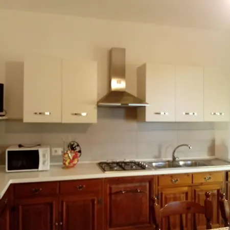 Il Sole Con Veranda Vicino Al Mare Appartement